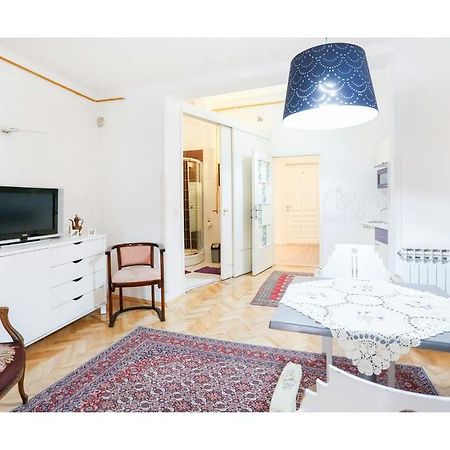 Apartments And Rooms Fonty ซาราเยโว ภายนอก รูปภาพ