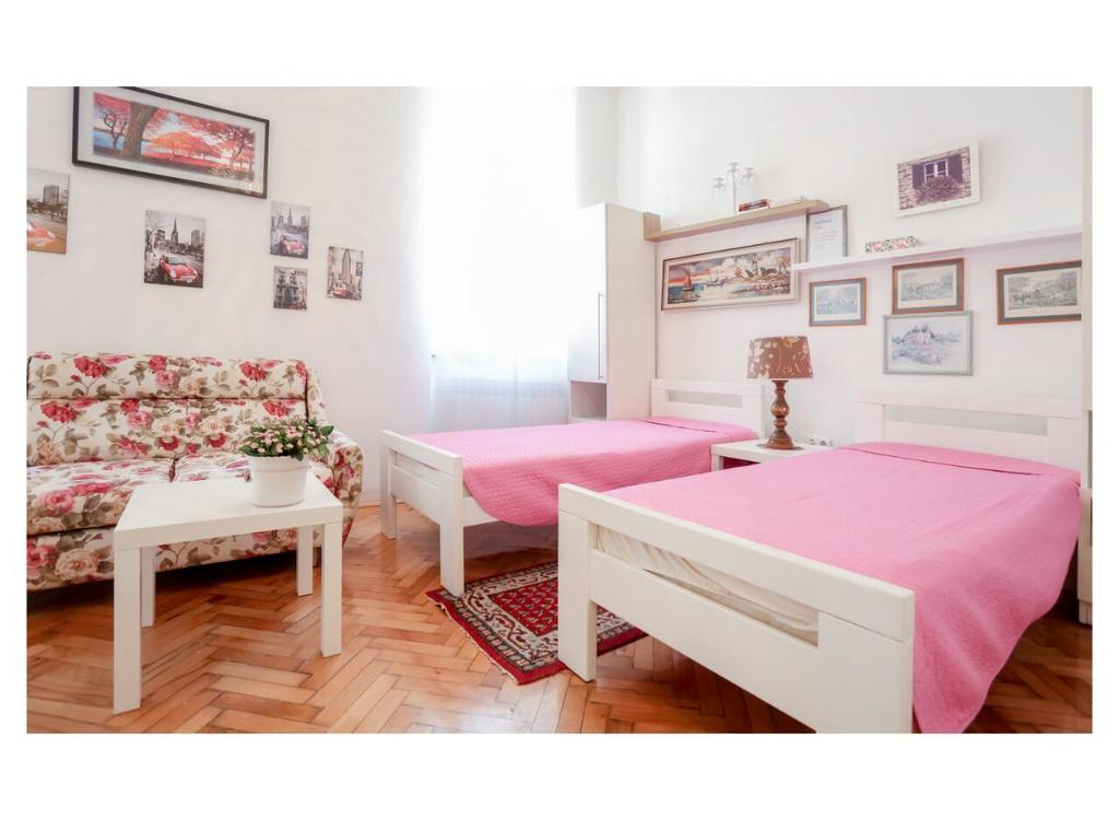 Apartments And Rooms Fonty ซาราเยโว ภายนอก รูปภาพ