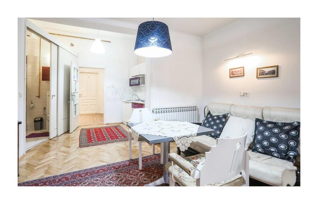 Apartments And Rooms Fonty ซาราเยโว ภายนอก รูปภาพ