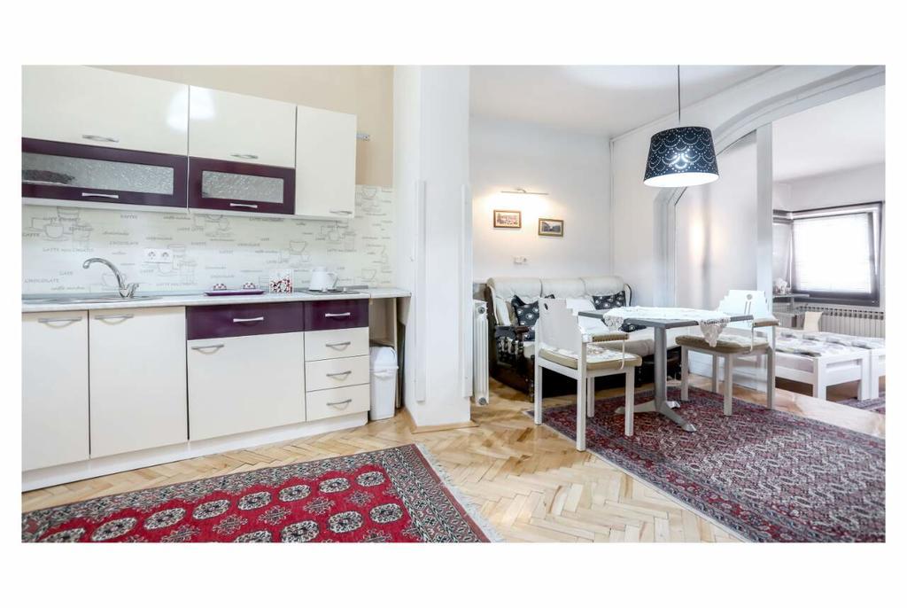 Apartments And Rooms Fonty ซาราเยโว ภายนอก รูปภาพ