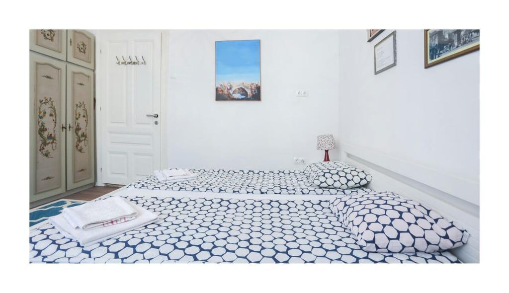 Apartments And Rooms Fonty ซาราเยโว ภายนอก รูปภาพ