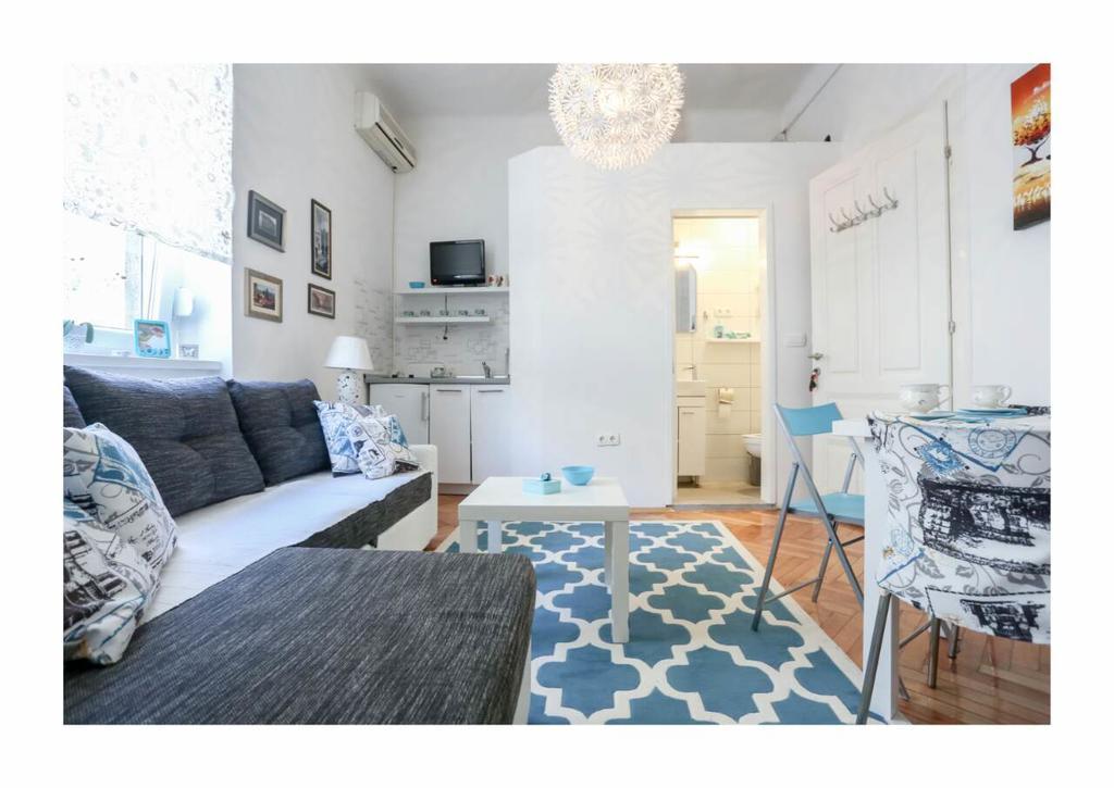 Apartments And Rooms Fonty ซาราเยโว ภายนอก รูปภาพ